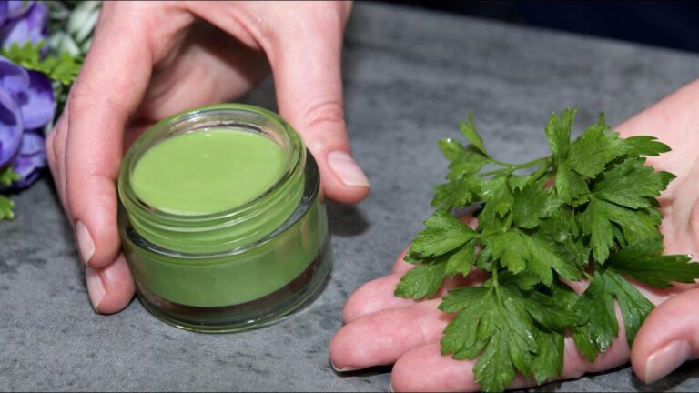 Dieser vergessene Trick verwandelt einfache Petersilie in ein Anti-Aging-Wunder …