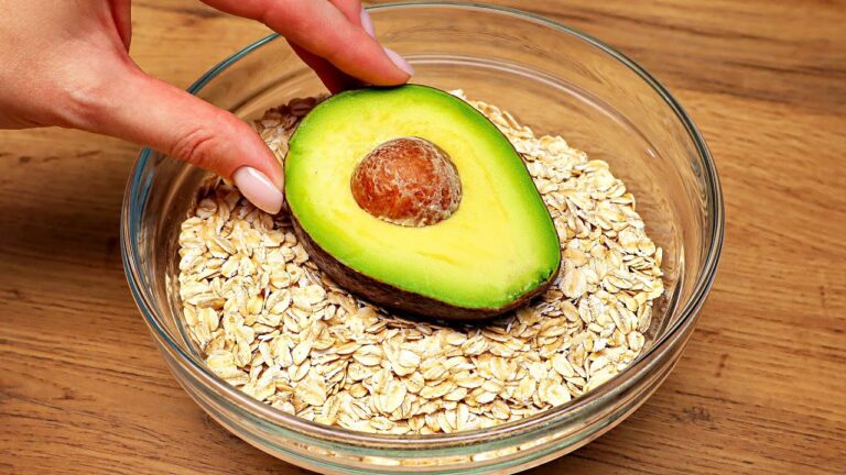 5-Minuten Frühstück: 1 Avocado und Haferflocken für deinen perfekten Start!